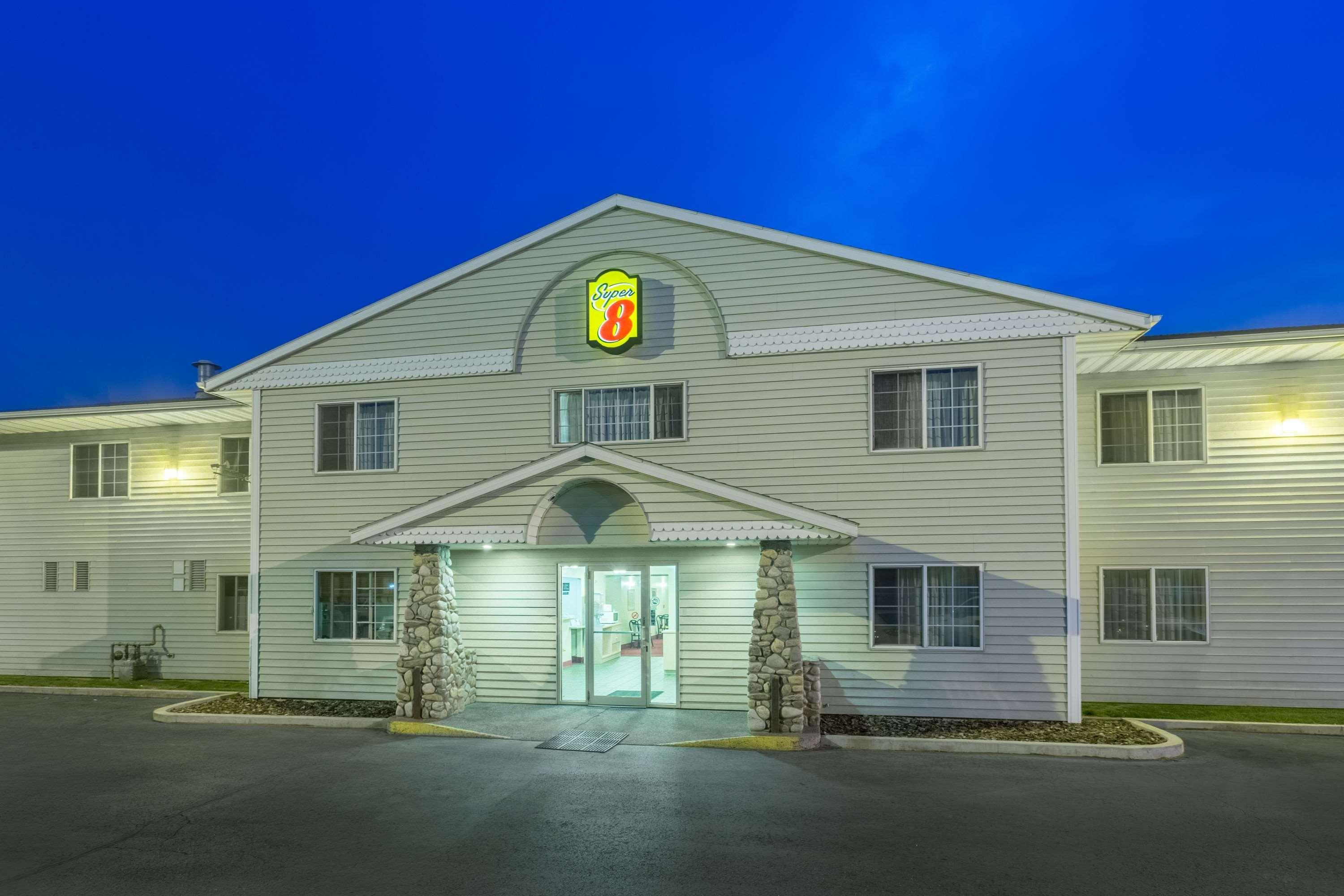Super 8 By Wyndham Hamilton Hotel Bagian luar foto